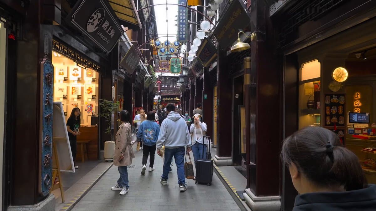 A quieter bazaar lane with shopfronts either side