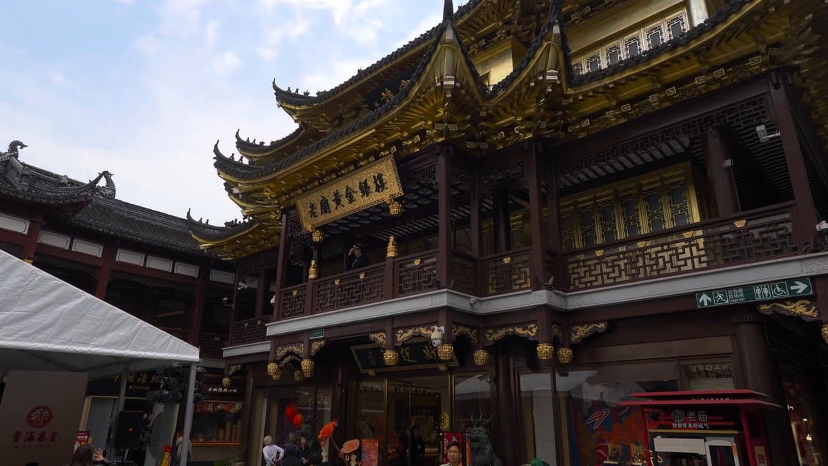 Carved eaves of gold-roofed pavilion