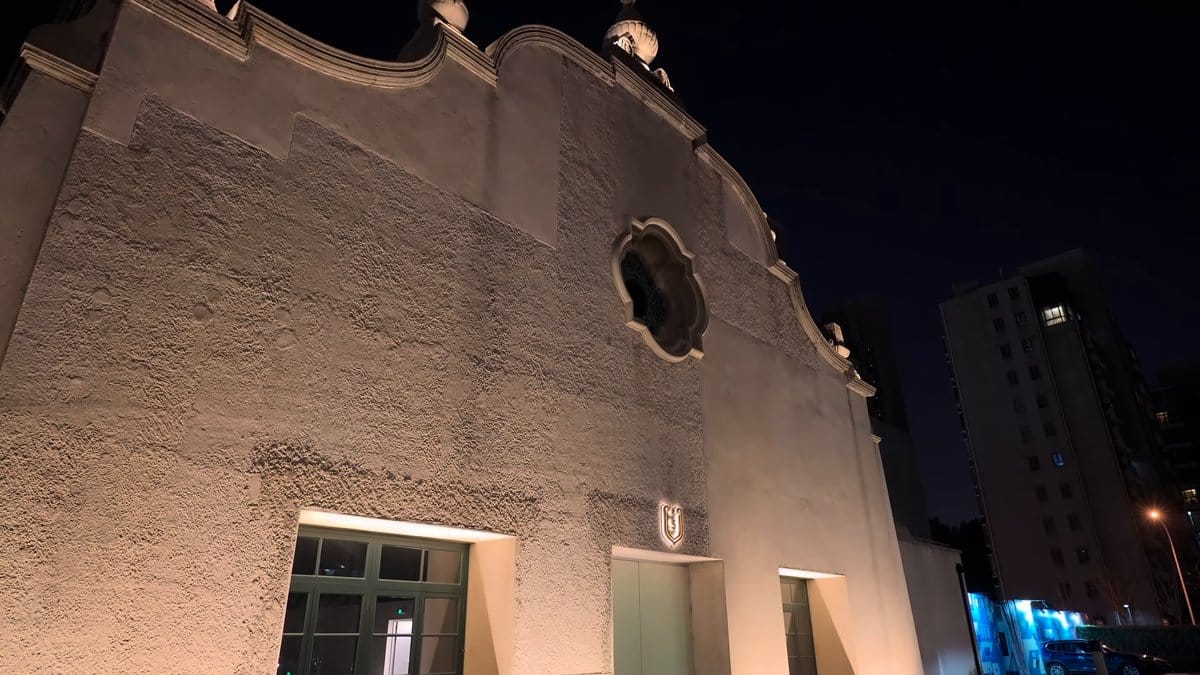 Clubhouse gable oculus and crest