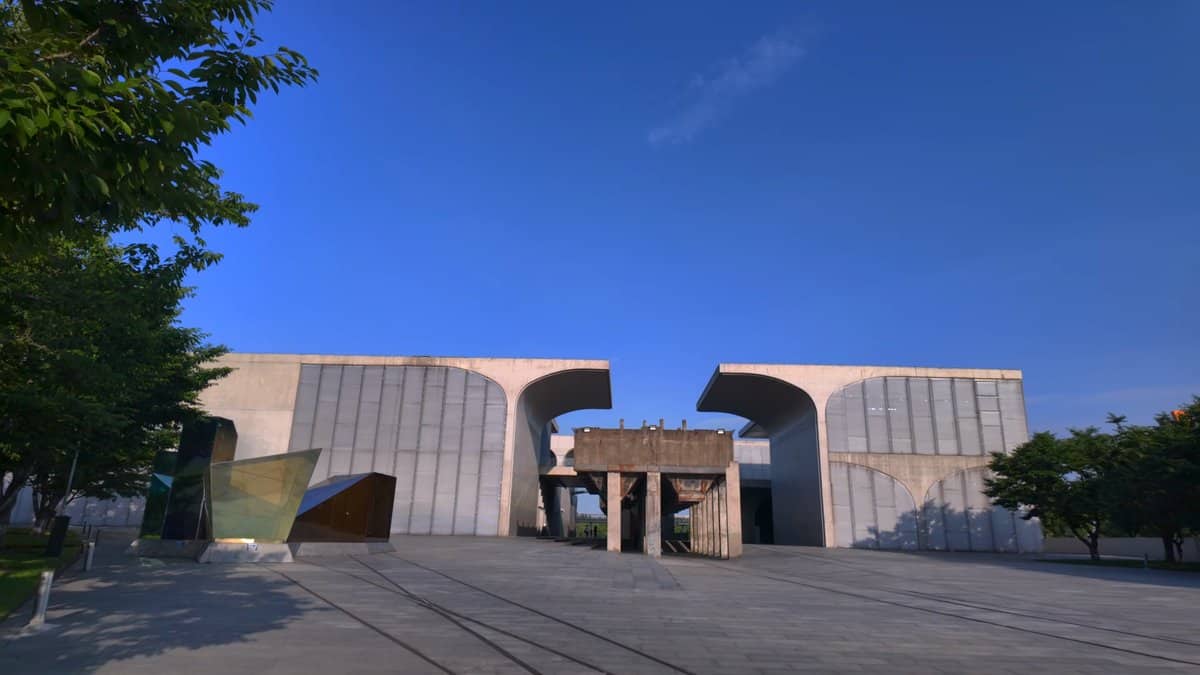 Concrete vaults of the art museum