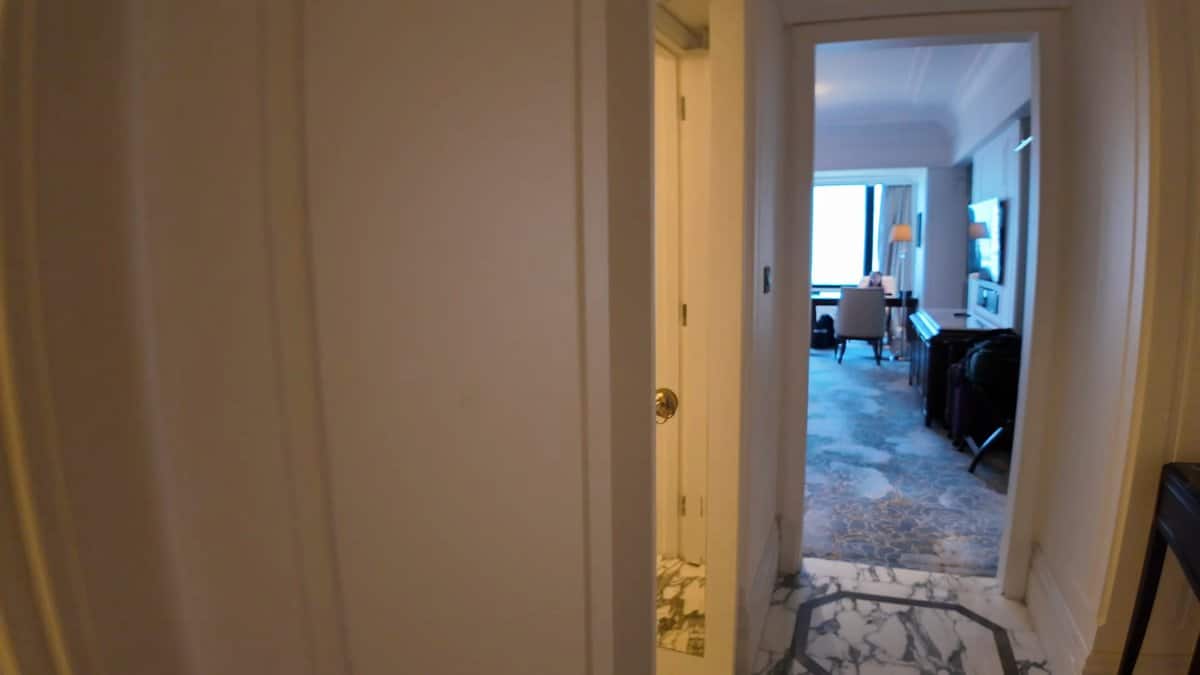 Guest room entry corridor