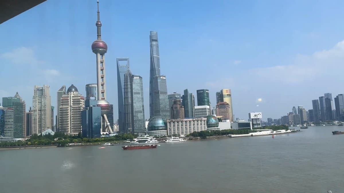 Huangpu panorama with passing barges