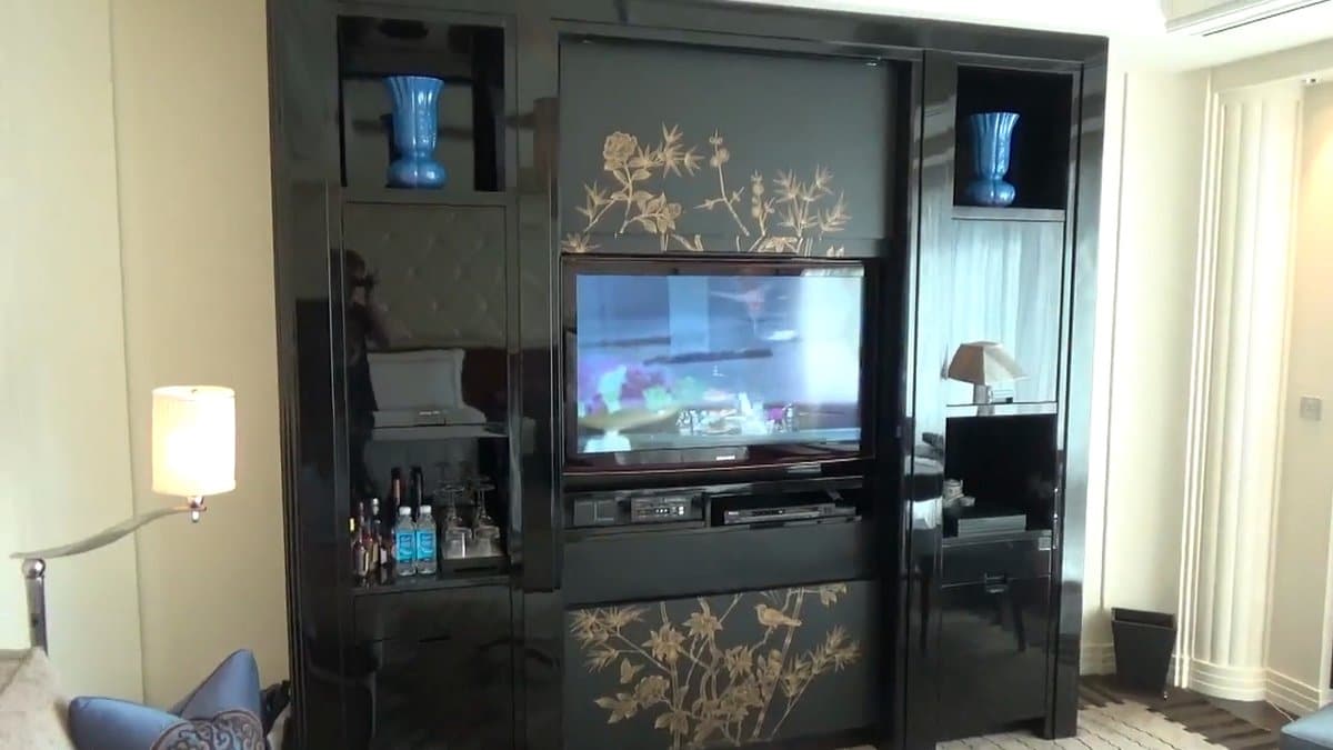Lacquer cabinet with in-room television