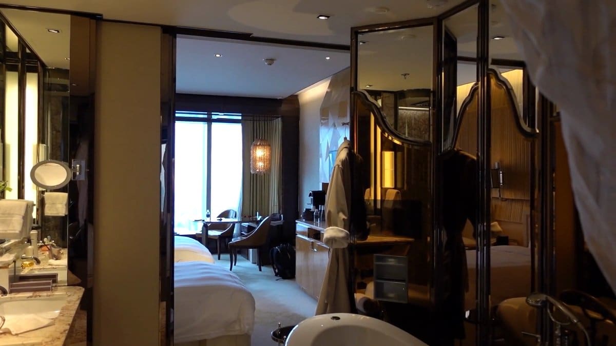 Looking through to the bathroom