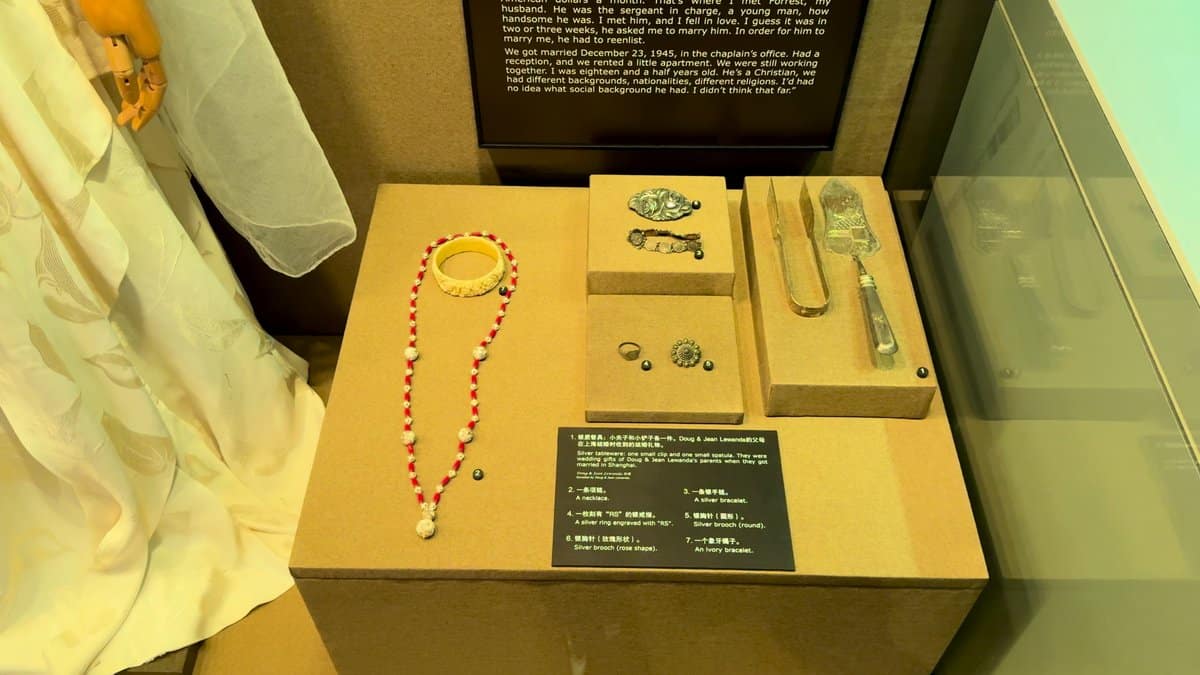 Necklace and personal belongings