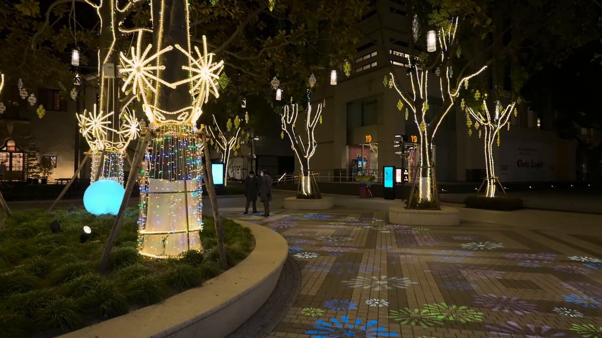 Projected light patterns on the plaza