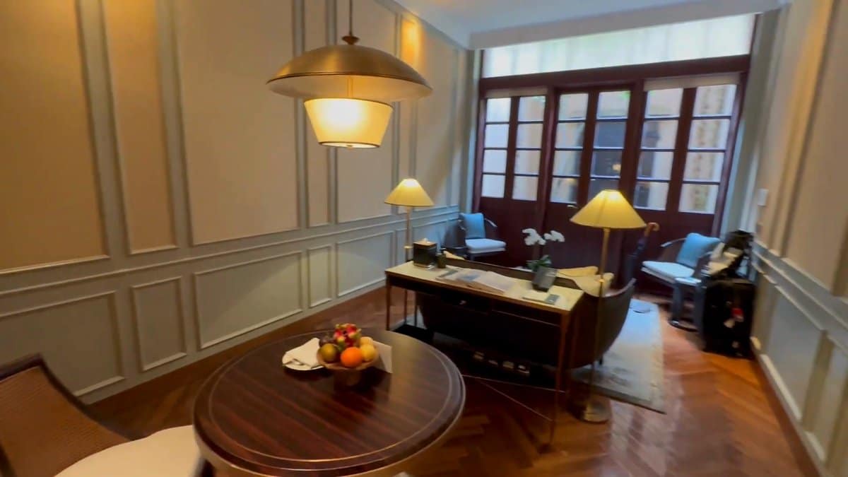 Round dining table in villa