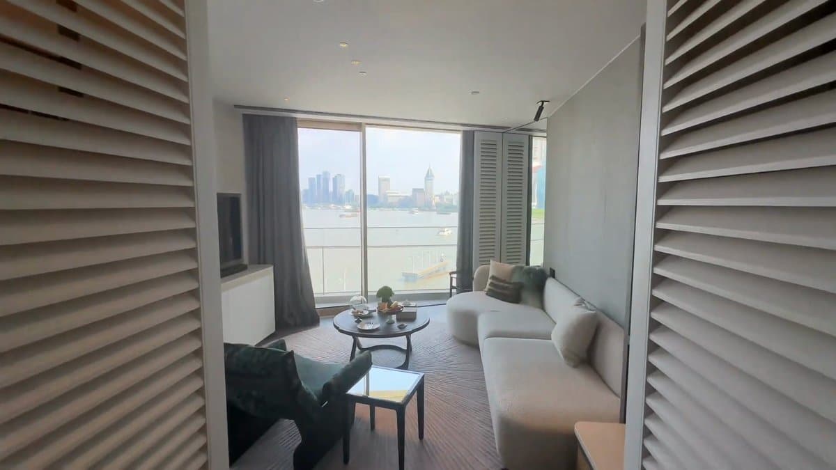 Suite living room seating area