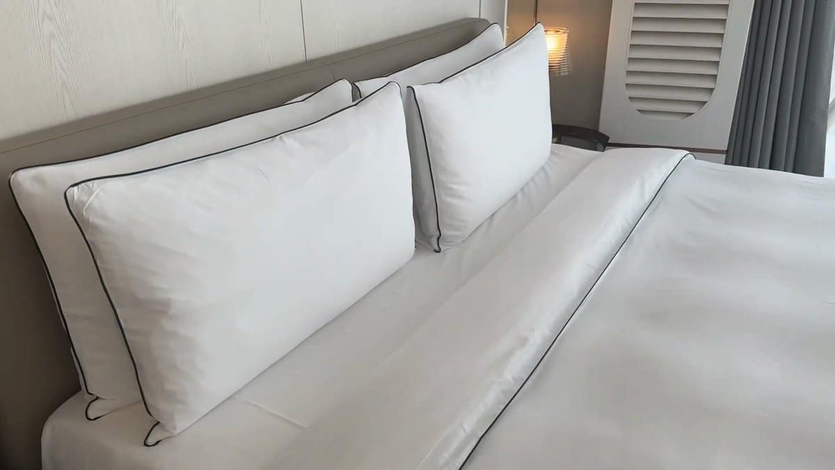 The bed head and pillows with the wall