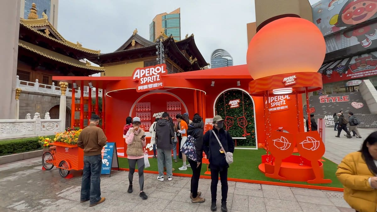 The pop-up bar close to — an orange