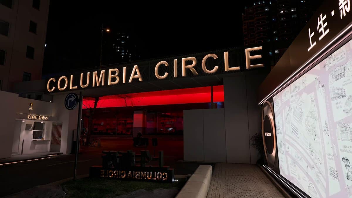 The same sign with the lit map panels