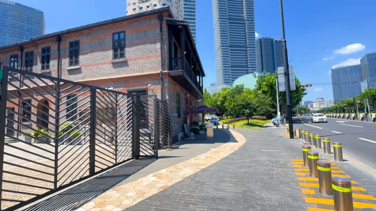 The street outside the museum, the brick building