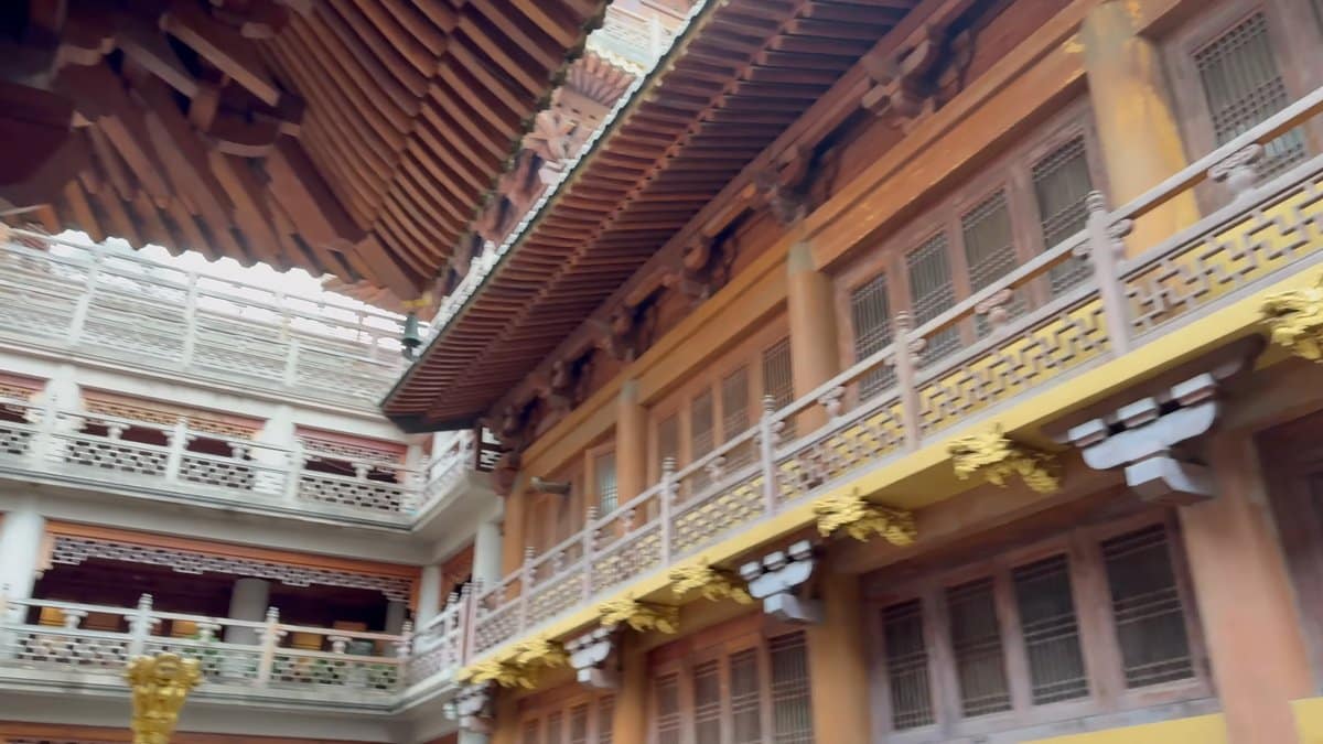 The timber galleries with their white stone balustrades