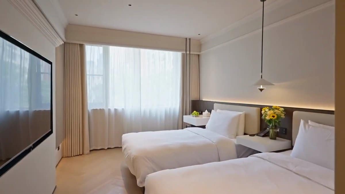 Twin beds guest room