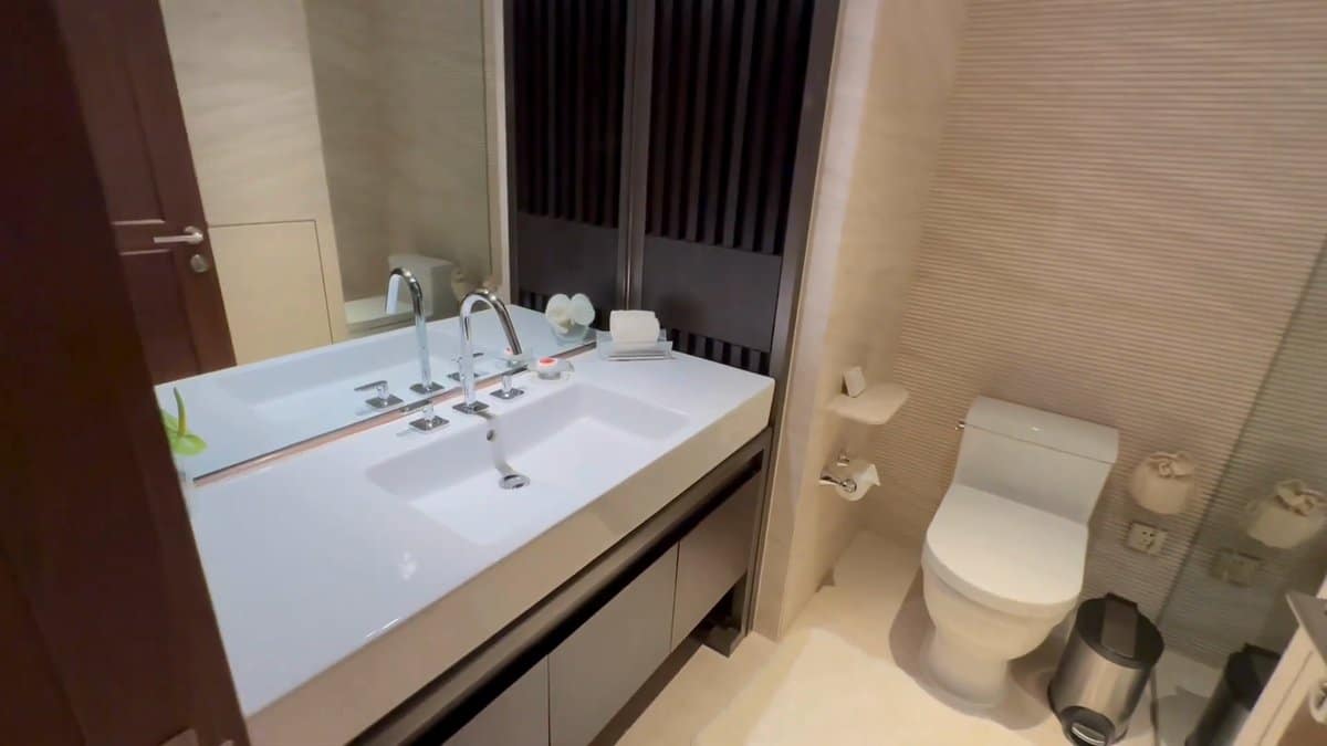 Twin-tap bathroom vanity