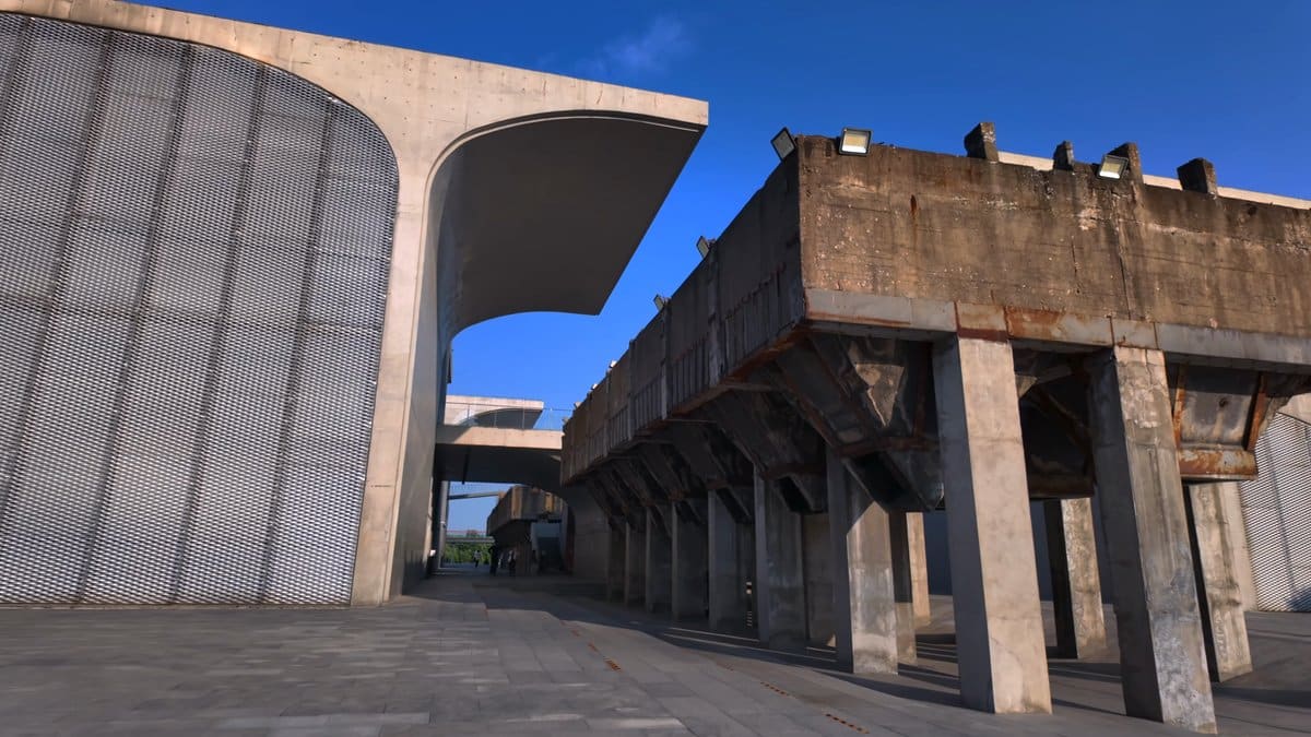 Vault beside the coal-hopper bridge