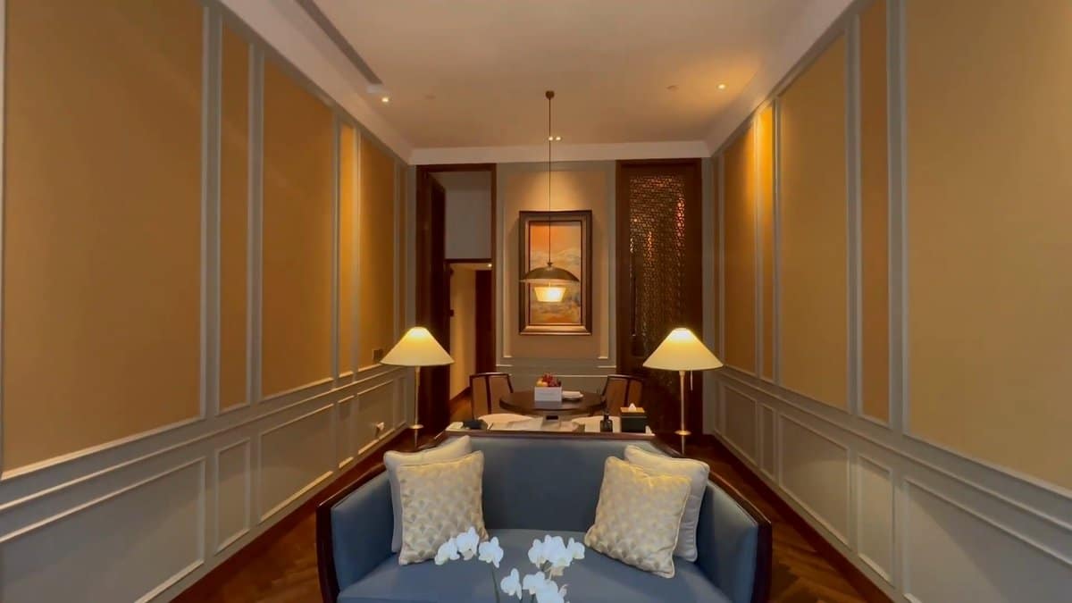 Villa living room with parquet
