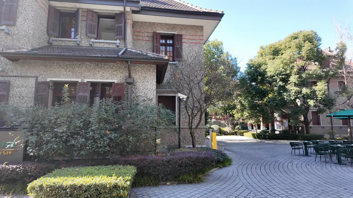 Villa set back in garden