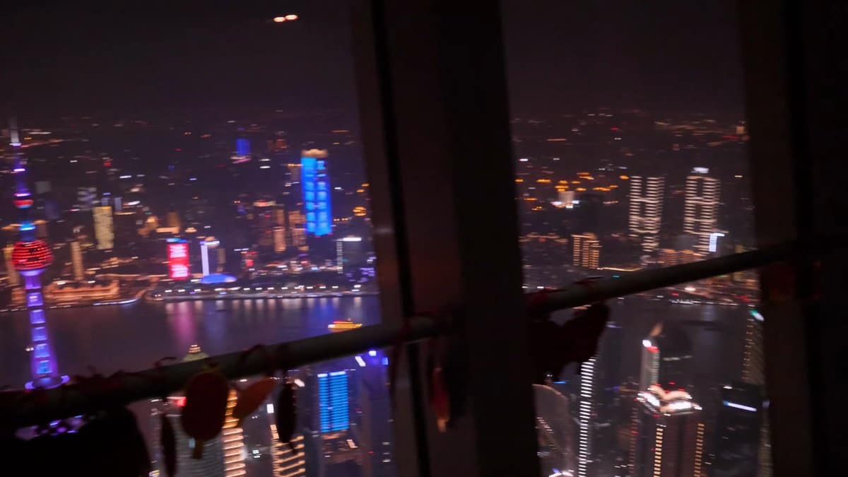 100th-floor glass corridor night view