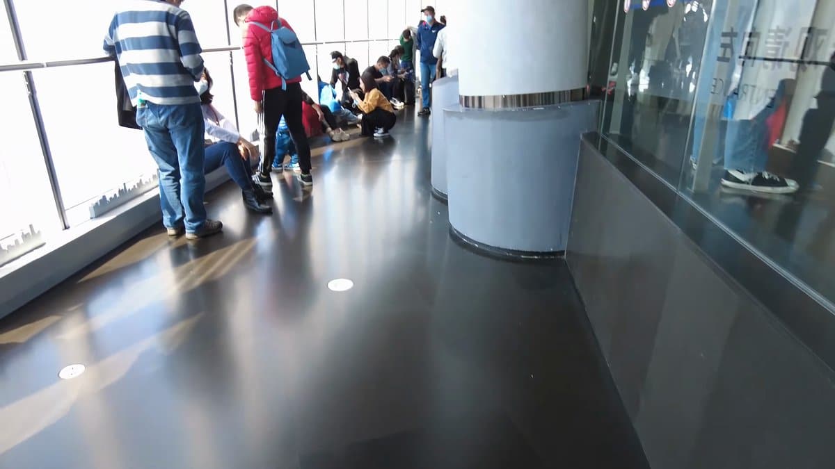Crowds pressed against the windows
