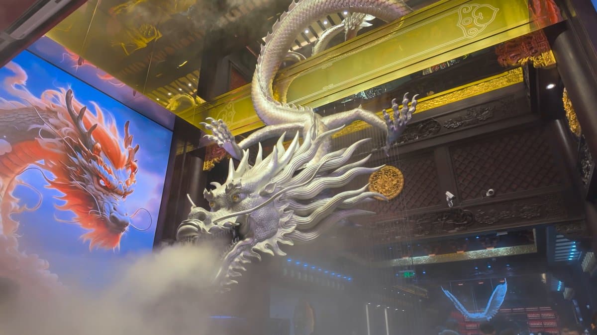 Dragon animation on giant screens