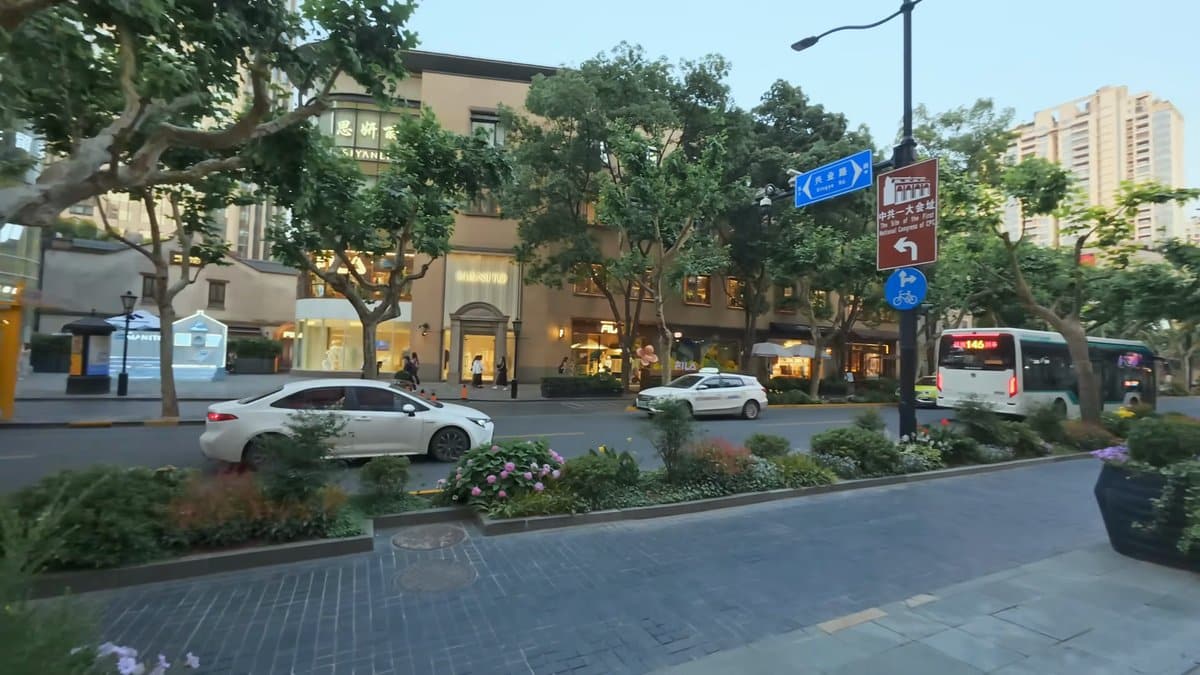 Evening approach to Xintiandi