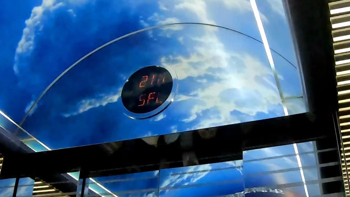 Express lift with cloud ceiling