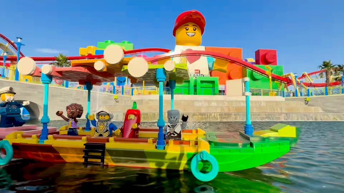 Giant minifigure head in red cap