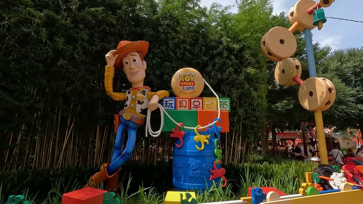Giant Woody in Toy Story Land