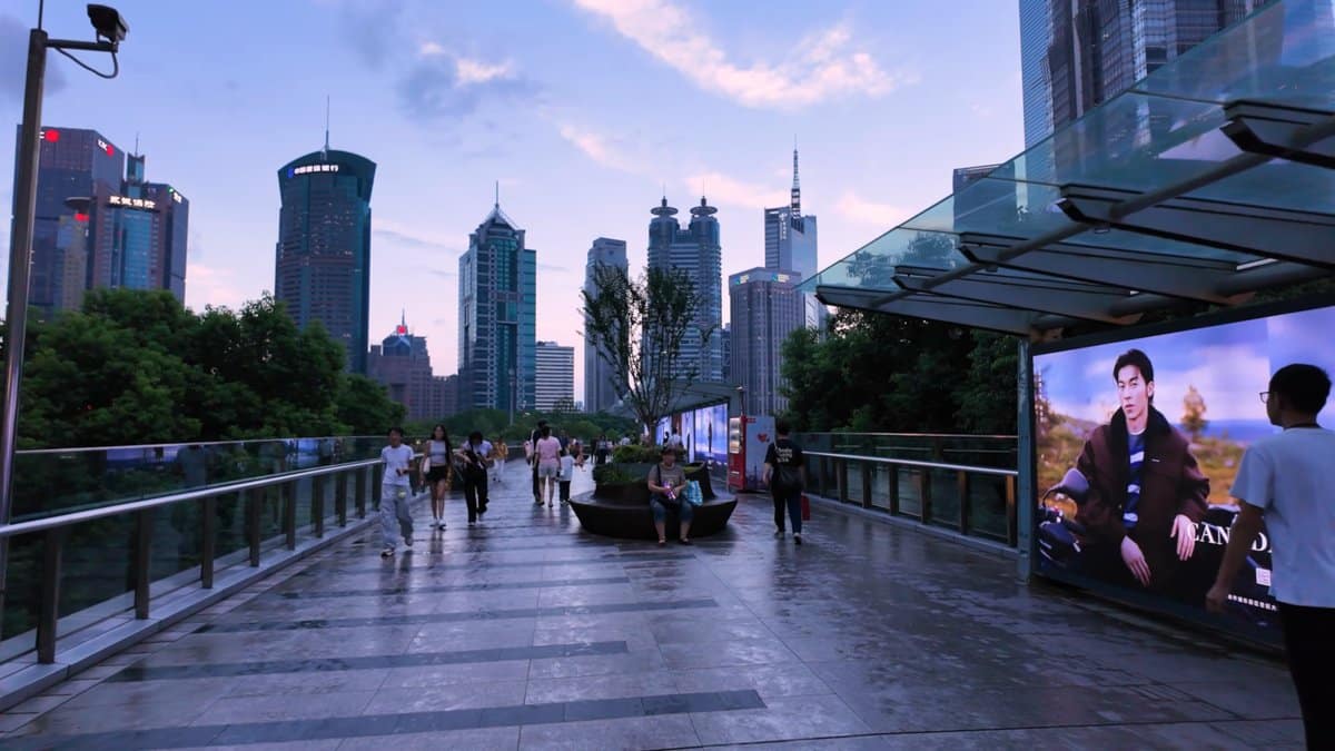 Lujiazui pedestrian bridge at dusk