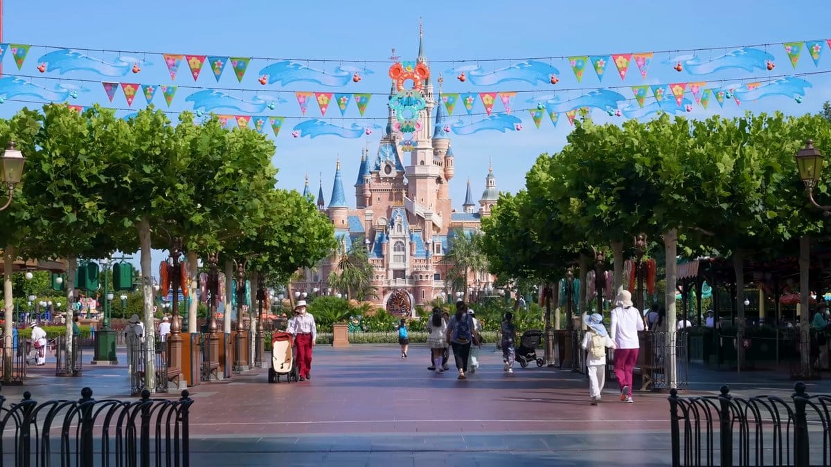 Mickey Avenue leading to castle