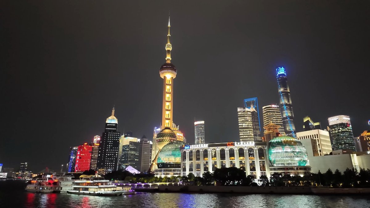 Pearl Tower with Shanghai Tower