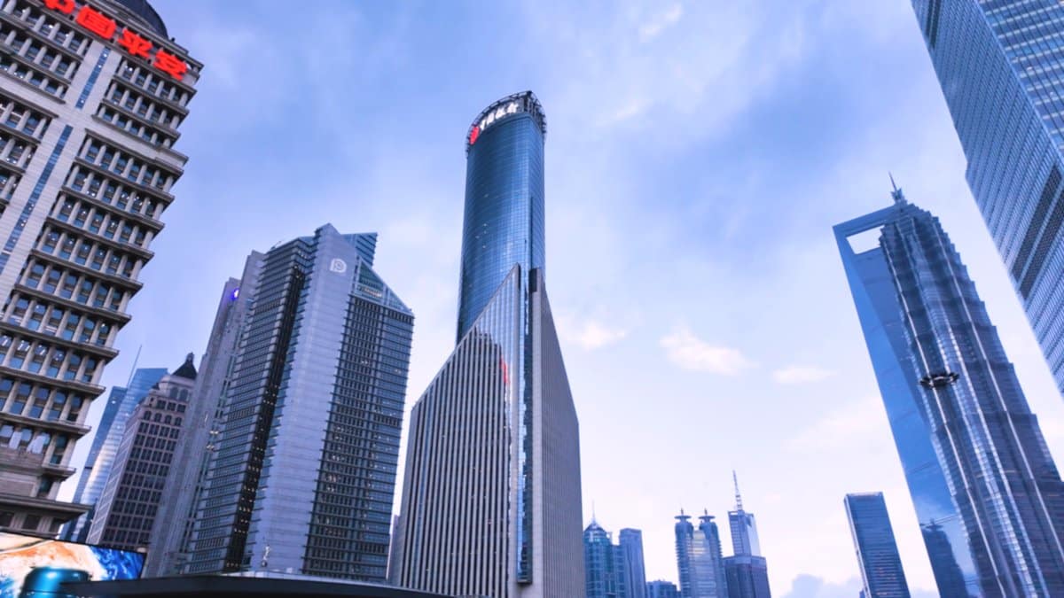 Shanghai Tower twisting into the sky