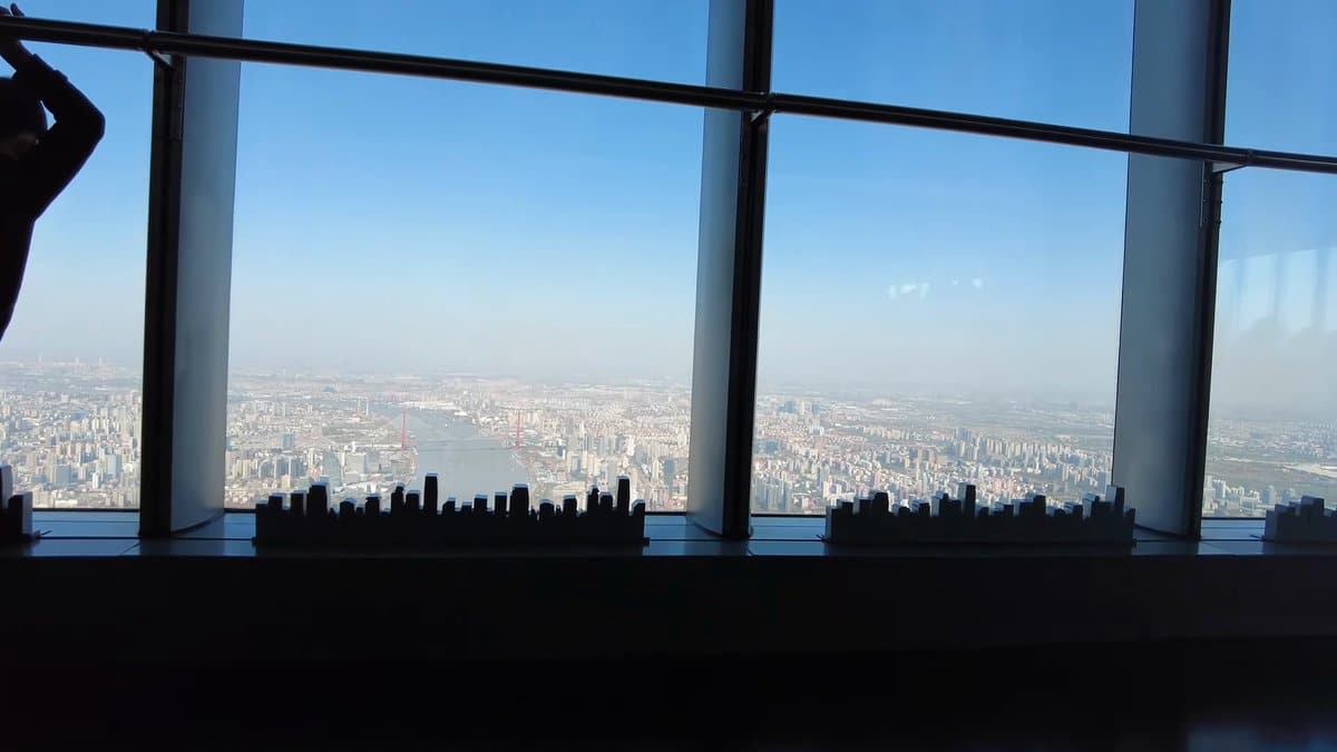 Skyline cut-out along the sill