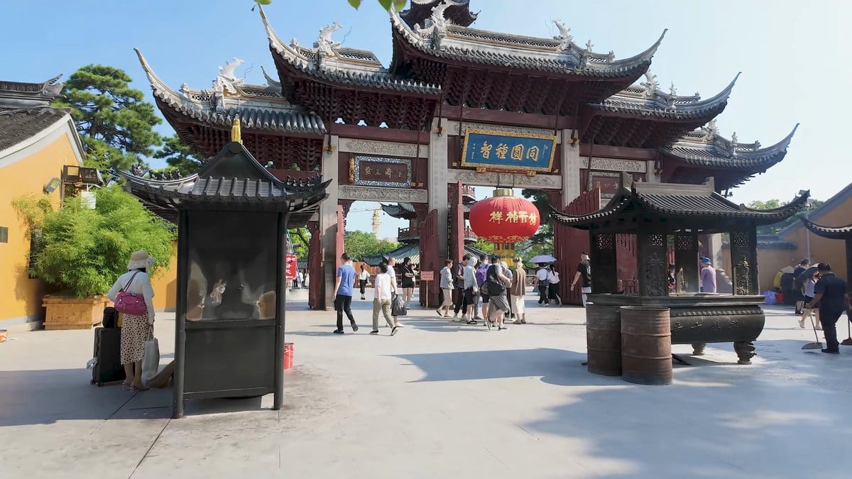 Temple gateway hung with red lantern