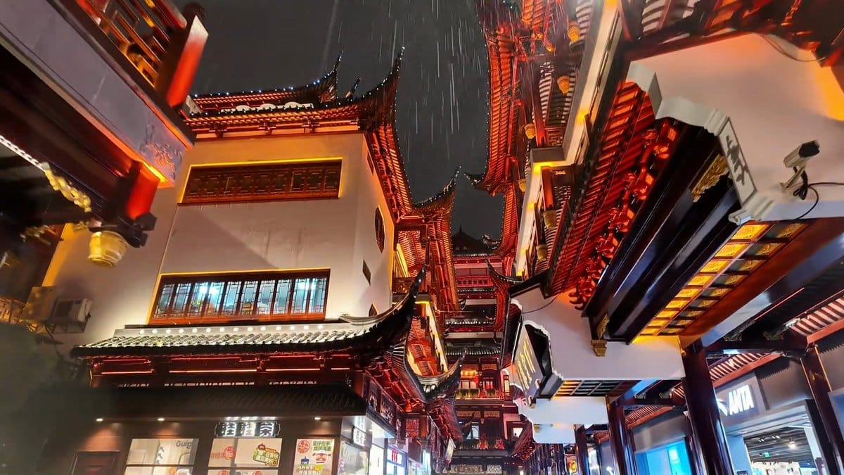 Temple hall eaves in rain