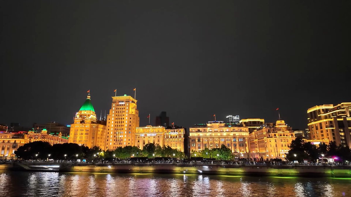 The Bund's gold-lit heritage row