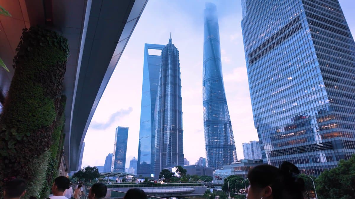 The green pillar and the skyline, the underside