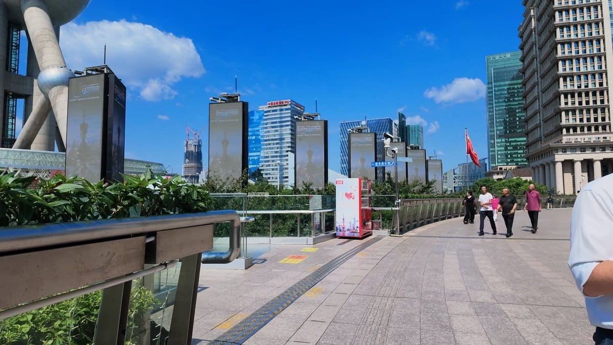 The walkway with the Oriental Pearl's legs at