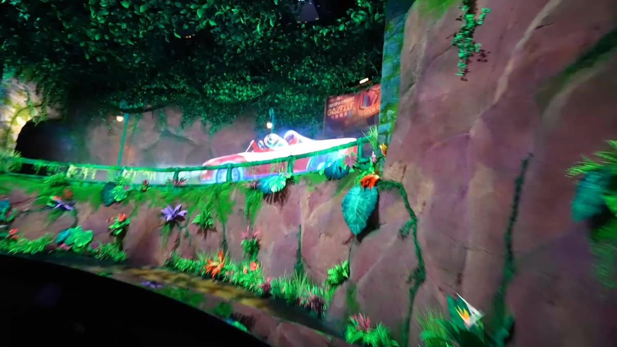 Zootopia ride rainforest scene